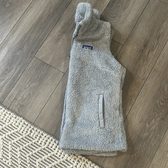 Patagonia Vest | Plush | Gray Color | Womens XL - Picture 2 of 4